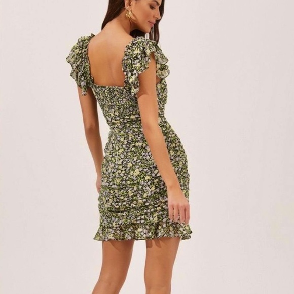 ASTR ditsy daisy ruched dress - Picture 2 of 4